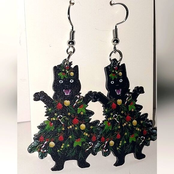 Super cute festive holiday earrings - Picture 4 of 8